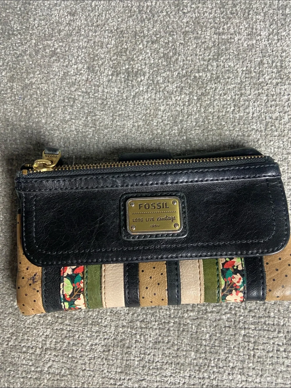 Fossil Black and Tan Striped Floral Accent Leather Wallet